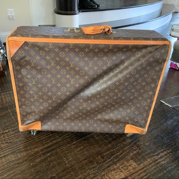 Vintage 1980s Louis Vuitton Suitcase w/Wheels ✅ AUTHENTICATED BY POSHMARK✅ - Picture 5 of 12